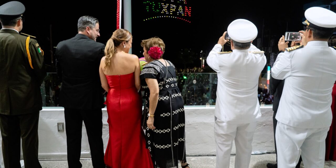 TUXPAN BRILLÓ COMO NUNCA EN NOCHE HISTÓRICA DEL GRITO DE INDEPENDENCIA