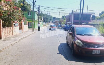 Taxi choca contra automóvil en la colonia Anáhuac de Tuxpan