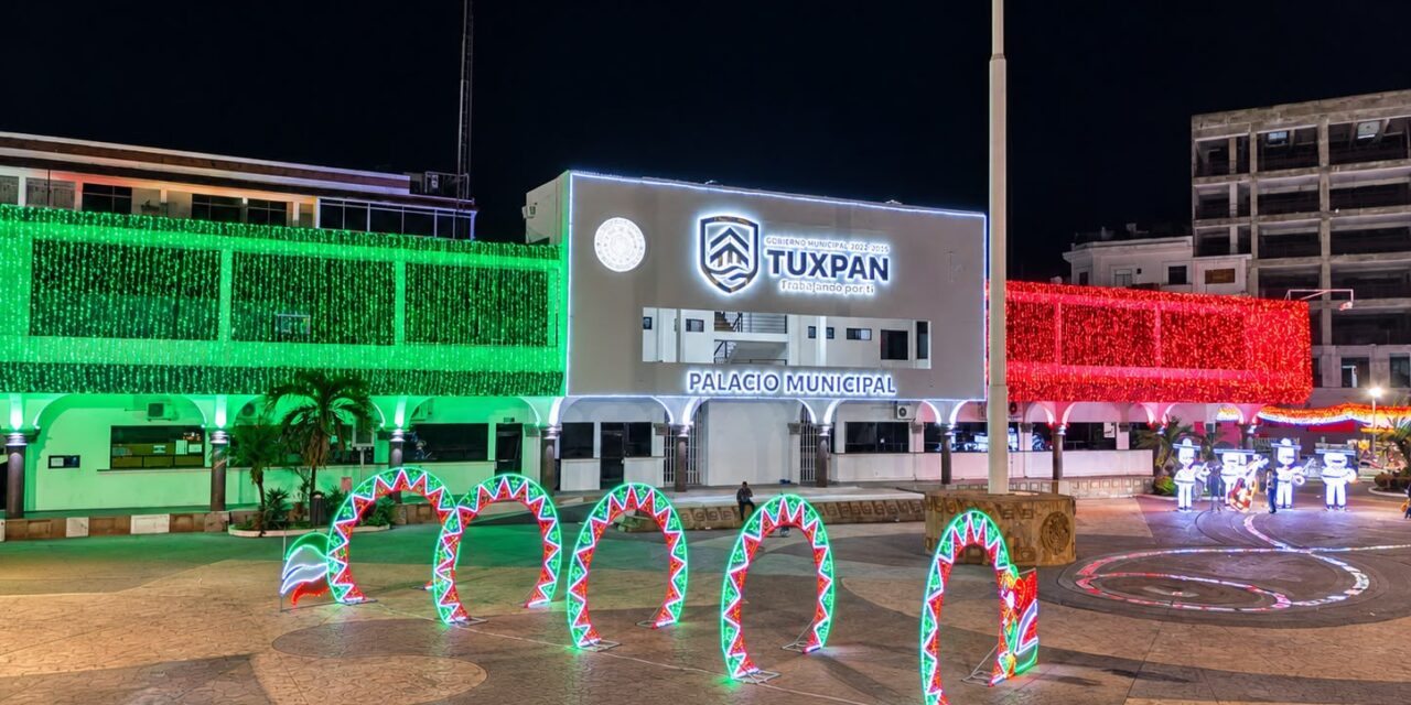 Tuxpan se ilumina de orgullo mexicano