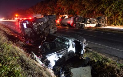 Vuelca pipa de doble remolque y bloquea la México–Tuxpan