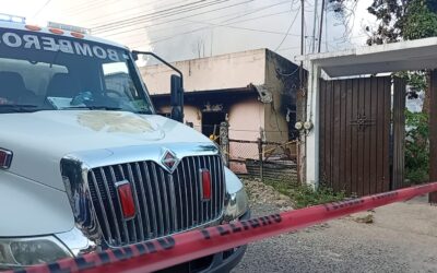 El fuego no dejó nada: incendio consume vivienda en la colonia Anáhuac