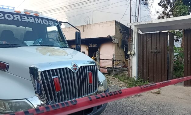 El fuego no dejó nada: incendio consume vivienda en la colonia Anáhuac