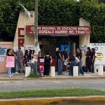 Estudiantes de Inclusión Educativa protestan por cambio de aula en la Normal de Tuxpan