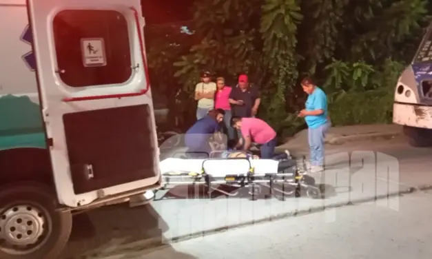CAMD moviliza ambulancia de cuidados avanzados para auxiliar a motociclista grave en Tuxpan