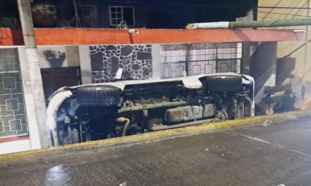 Accidente en el libramiento López Mateos deja dos mujeres lesionadas; conductor se retira