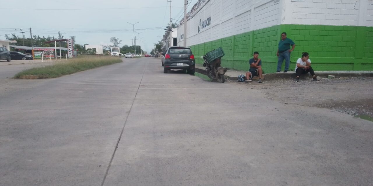 Cambio de carril termina en choque; motociclista sale con heridas leves en Tuxpan
