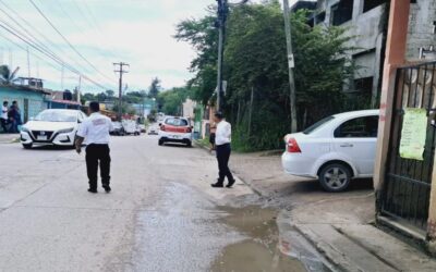Chocan Aveo y taxi en la colonia Anáhuac; no hubo lesionados