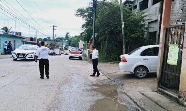 Chocan Aveo y taxi en la colonia Anáhuac; no hubo lesionados