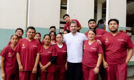 Daniel Cortina acompaña a Rocío Nahle en gira de trabajo por Tuxpan