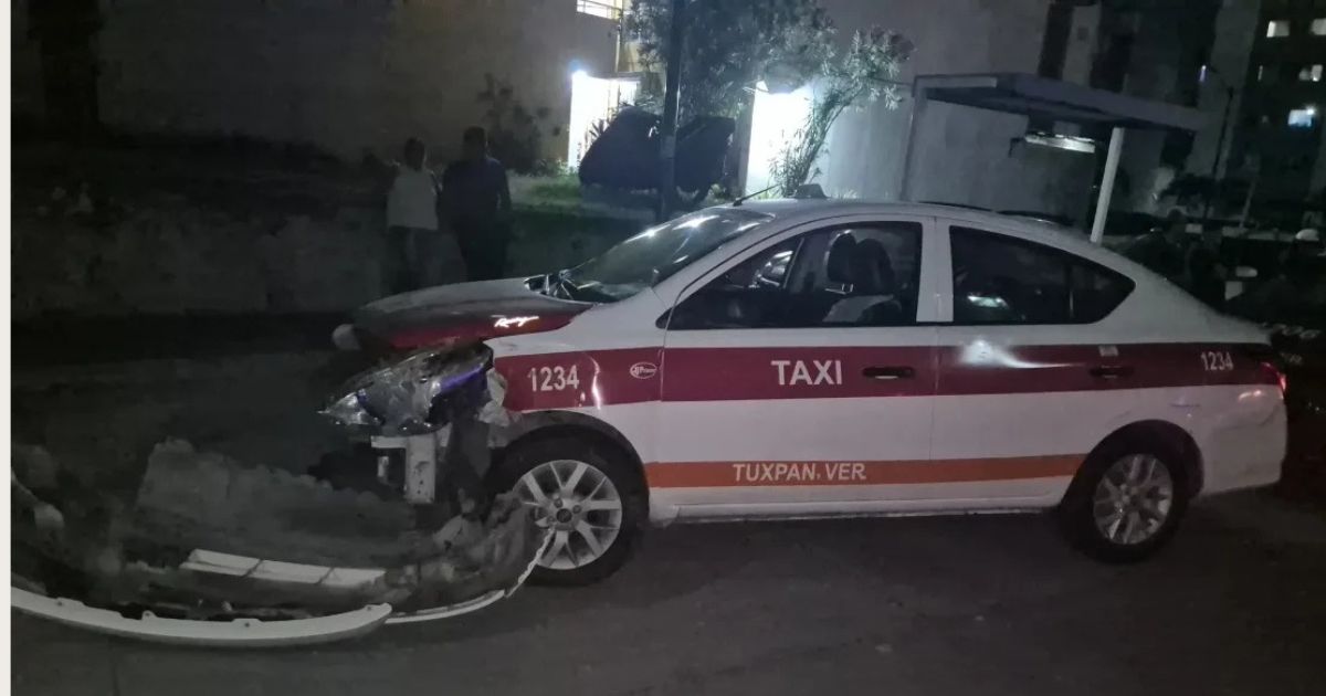 Una camioneta y el taxi 1234 chocaron en el cruce de Punta León y Yucap; no hubo lesionados