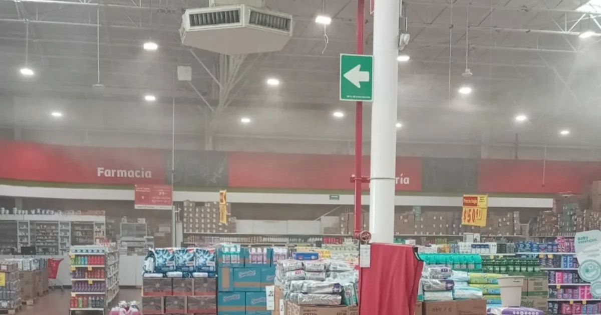 Evacúan Soriana en Tuxpan por conato de incendio en un aire acondicionado