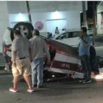 Marcheratti sube al camellón y vuelca en la avenida Cuauhtémoc; dos mujeres lesionadas