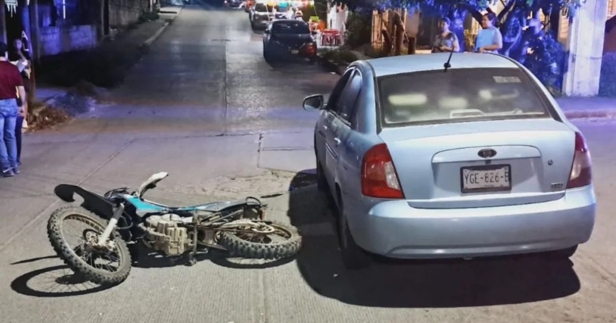 Motociclista termina en el hospital tras choque en la colonia El Esfuerzo