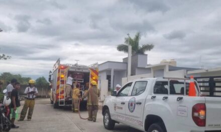 Probable cortocircuito provoca incendio en una casa de la colonia Del Puerto