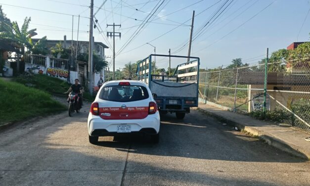 ¡MAL COMIENZO DE MAÑANA! TAXI Y CAMIONETA CHOCAN EN EL VERGEL