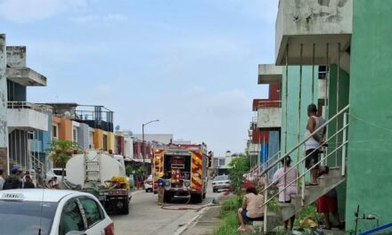 Fuego arrasa con el interior de un departamento en Cabo Rojo