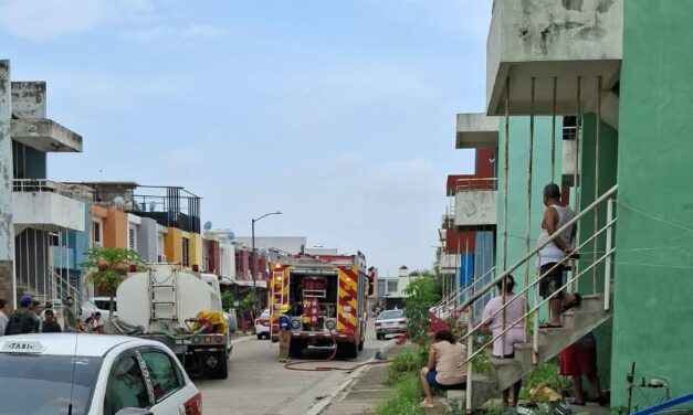 Fuego arrasa con el interior de un departamento en Cabo Rojo