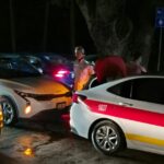 Choque entre auto y taxi complica el paso en el puente Tuxpan