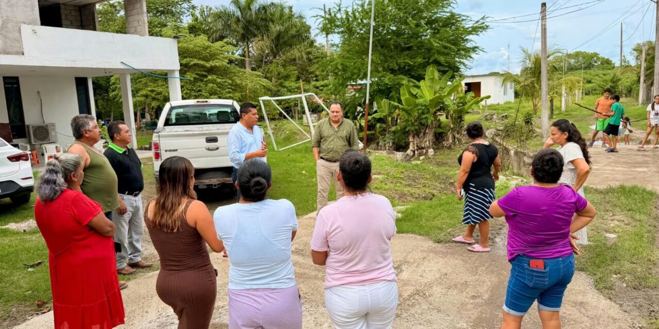 René Cruz Cortés lleva gestiones hasta Tierra Blanca para avanzar en la regularización de terrenos