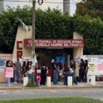 Normalistas levantan paro en Tuxpan; acuerdan espacio para clases y cero represalias